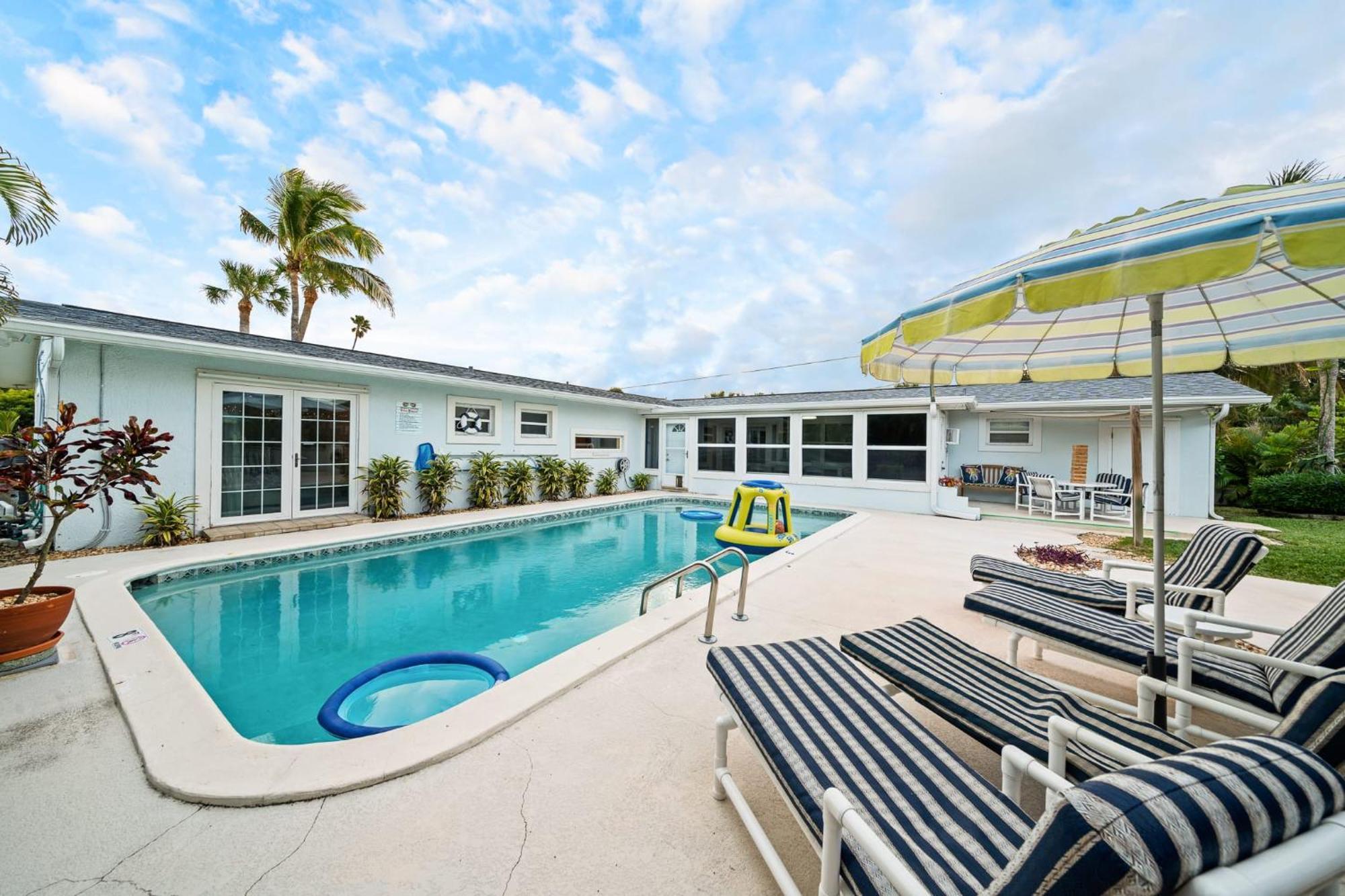 Skipper'S Landing - 4 Bedroom With Heated Pool Cocoa Beach Exterior photo